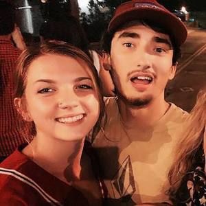 Meet your Posher, Dakota